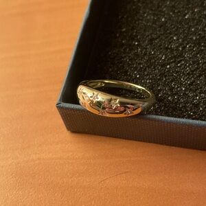 Gold Star ring Anthropologie size 7